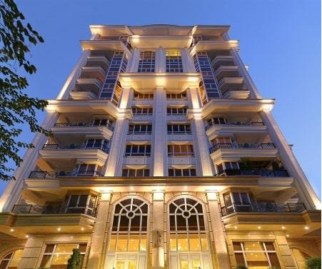 ساختمان پزشکان نوساز  در میدان ونک